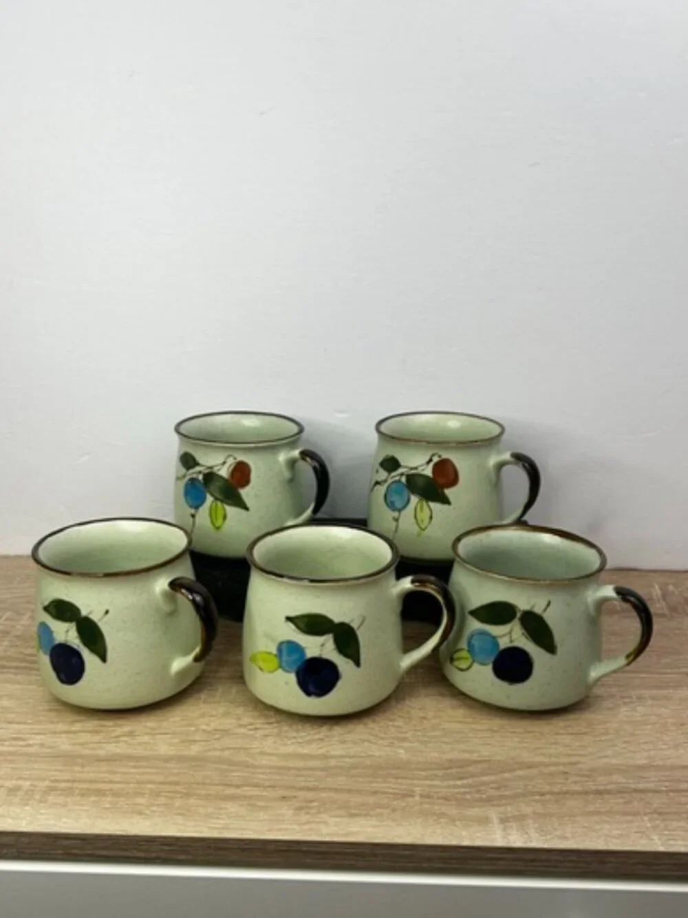 Vintage Hand‑Painted Stoneware Mugs – Fruit & Leaf Motif – Set of 5